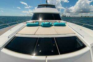 2018 Viking Enclosed Flybridge thumbnail 62