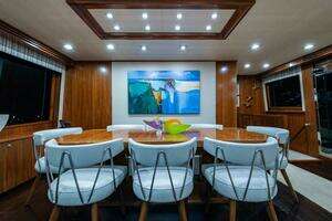 2018 Viking Enclosed Flybridge thumbnail 8