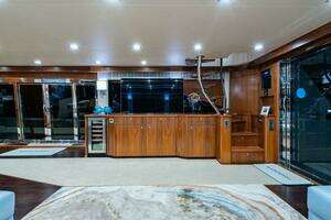 2018 Viking Enclosed Flybridge thumbnail 5