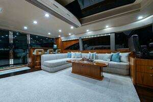 2018 Viking Enclosed Flybridge thumbnail 46