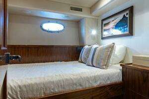 2018 Viking Enclosed Flybridge thumbnail 77