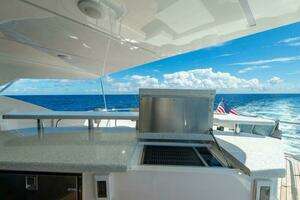 2018 Viking Enclosed Flybridge thumbnail 55