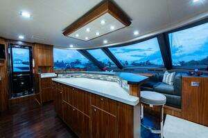 2018 Viking Enclosed Flybridge thumbnail 12