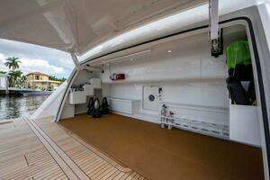 2018 Viking Enclosed Flybridge thumbnail 72