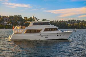LA BELLA VITA II 72ft Hampton Yacht For Sale