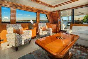 2014 Hampton 720 Skylounge LRC thumbnail 9