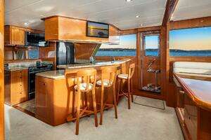 2014 Hampton 720 Skylounge LRC thumbnail 23