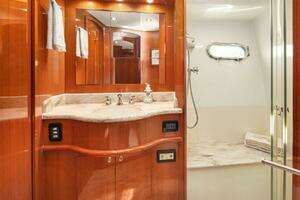 2014 Hampton 720 Skylounge LRC thumbnail 54