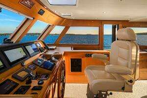 2014 Hampton 720 Skylounge LRC thumbnail 35