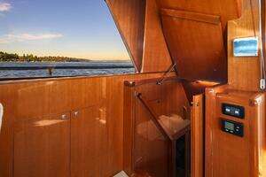 2014 Hampton 720 Skylounge LRC thumbnail 10