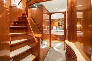 2014 Hampton 720 Skylounge LRC thumbnail 43