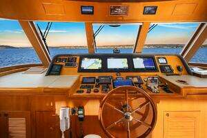 2014 Hampton 720 Skylounge LRC thumbnail 32