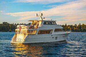 2014 Hampton 720 Skylounge LRC thumbnail 109