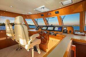 2014 Hampton 720 Skylounge LRC thumbnail 30