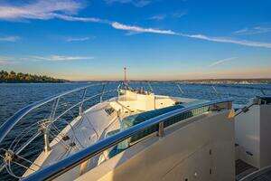2014 Hampton 720 Skylounge LRC thumbnail 86