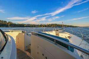 2014 Hampton 720 Skylounge LRC thumbnail 91