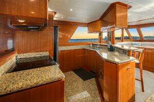 2014 Hampton 720 Skylounge LRC thumbnail 17