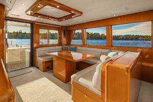 2014 Hampton 720 Skylounge LRC thumbnail 39