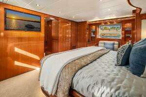 2014 Hampton 720 Skylounge LRC thumbnail 46