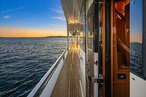2014 Hampton 720 Skylounge LRC thumbnail 83