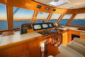 2014 Hampton 720 Skylounge LRC thumbnail 34