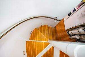 1995 Hatteras Flybridge Motor Yacht thumbnail 93