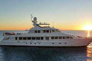 1995 Hatteras Flybridge Motor Yacht thumbnail 113