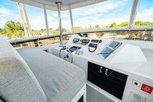 1995 Hatteras Flybridge Motor Yacht thumbnail 89