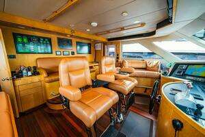 1995 Hatteras Flybridge Motor Yacht thumbnail 48