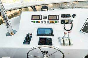 1995 Hatteras Flybridge Motor Yacht thumbnail 90