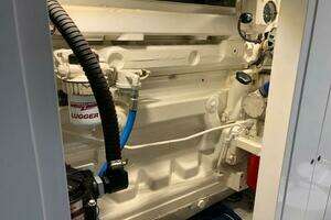 1995 Hatteras Flybridge Motor Yacht thumbnail 108