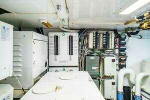 1995 Hatteras Flybridge Motor Yacht thumbnail 103