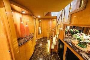 1995 Hatteras Flybridge Motor Yacht thumbnail 22