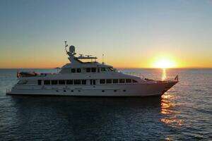 1995 Hatteras Flybridge Motor Yacht thumbnail 109