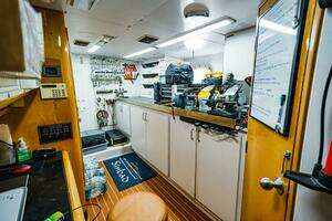1995 Hatteras Flybridge Motor Yacht thumbnail 105