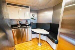 1995 Hatteras Flybridge Motor Yacht thumbnail 60