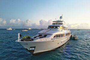 LONE STAR 130ft Hatteras Yacht For Sale