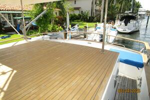 48' DeFever trunk cabin2