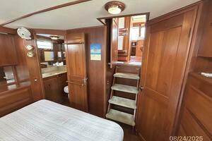 48' DeFever master stateroom forward2