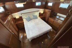 48' DeFever master stateroom