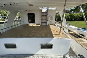 48' DeFever trunk cabin forward