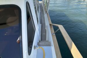 48' DeFever port side deck1