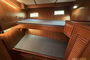 48' DeFever port guest stateroom