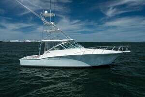 KAT'S MEOW 2004 Cabo Yachts 40 Express Yacht For Sale in Wickford FL