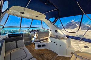 Photo 5783891 for 2015 Sea Ray 310 Sundancer  