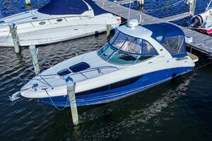 Photo 5783929 for 2015 Sea Ray 310 Sundancer  