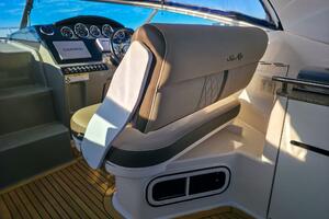 Photo 5783897 for 2015 Sea Ray 310 Sundancer  