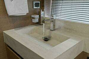 2022 Prestige 590 Flybridge thumbnail 37