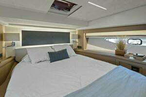 2022 Prestige 590 Flybridge thumbnail 32