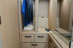 2022 Prestige 590 Flybridge thumbnail 31